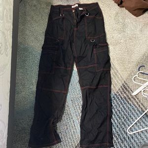 Hot topic, stretchy jeans